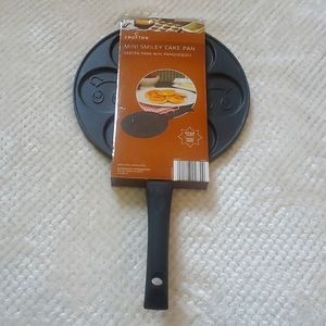 Mini Smiley Cake Pan